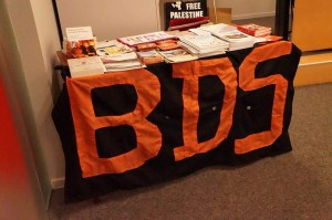 received_1439737396335767